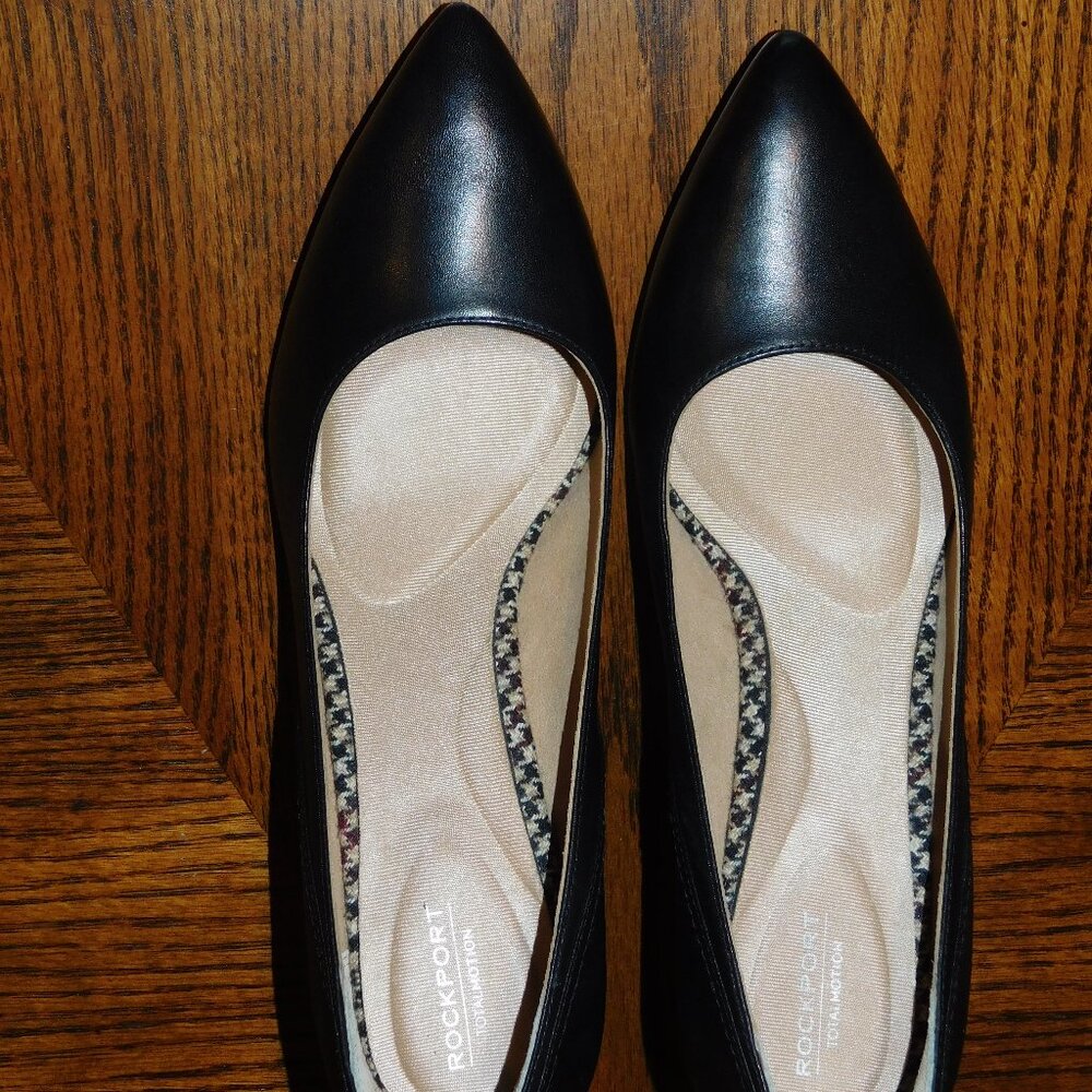 Rockport Women’s Black Leather Heels 3 Inch Wide Width– Size 9.5